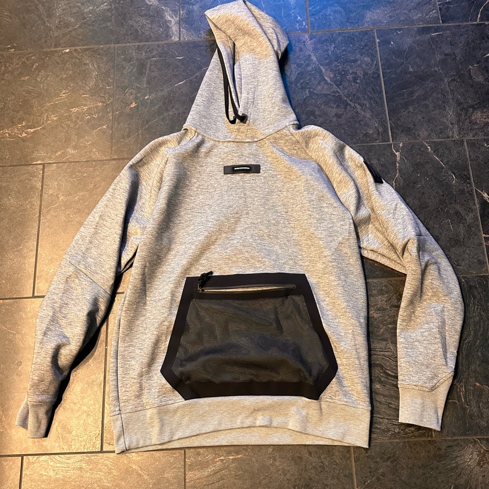 Men’s ON Running Hoodie. Size medium. Brand new.